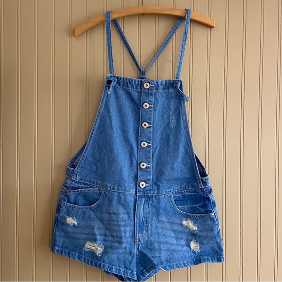 ONLY Distressed Denim Overall Shorts Women’s Size 6 or Medium - Picture 1 of 9